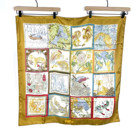 Salvatore Ferragamo Scarf Silk Yellow Animal Motif Print Sz 35 x‎ 35 Women's - Picture 7 of 7